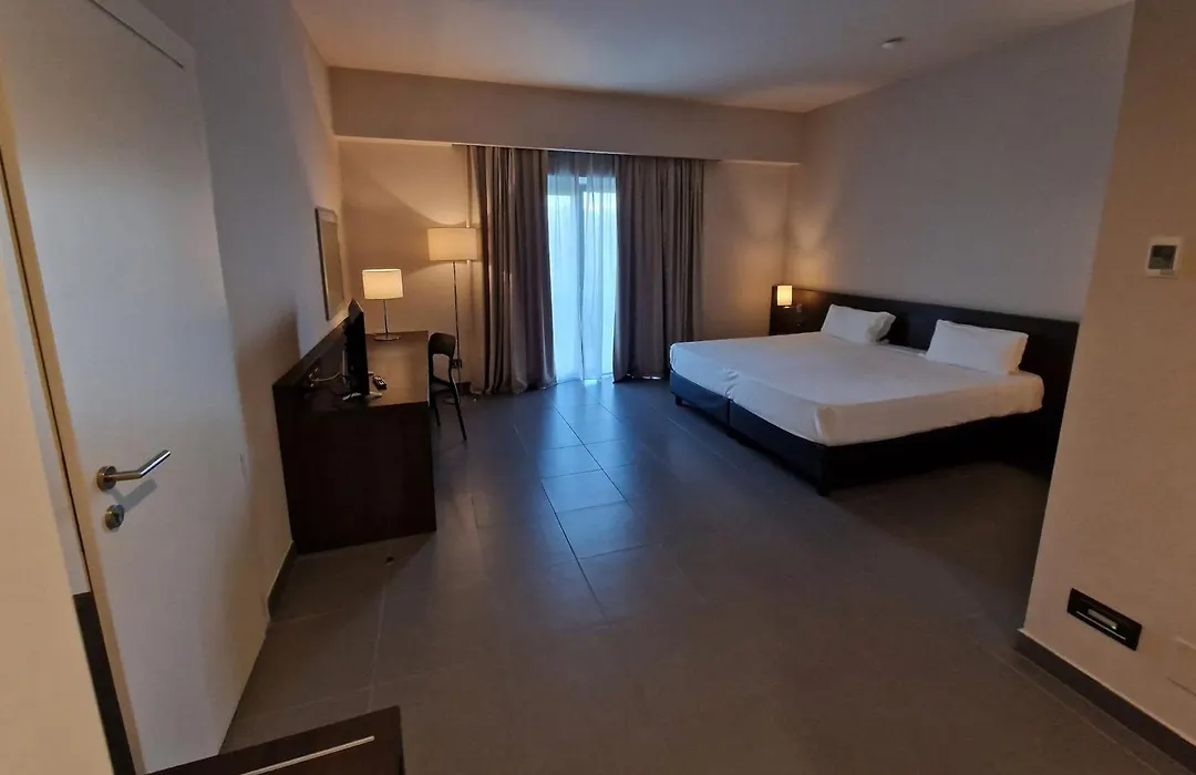 Inn Naples Airport-1